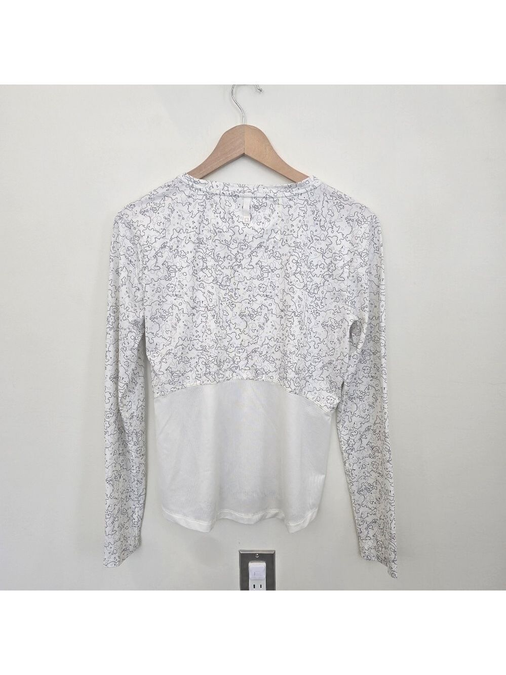 5.11 Tactical Women's 66023 PT-R White Catalyst Long Sleeve Top Size S - Picture 5 of 12
